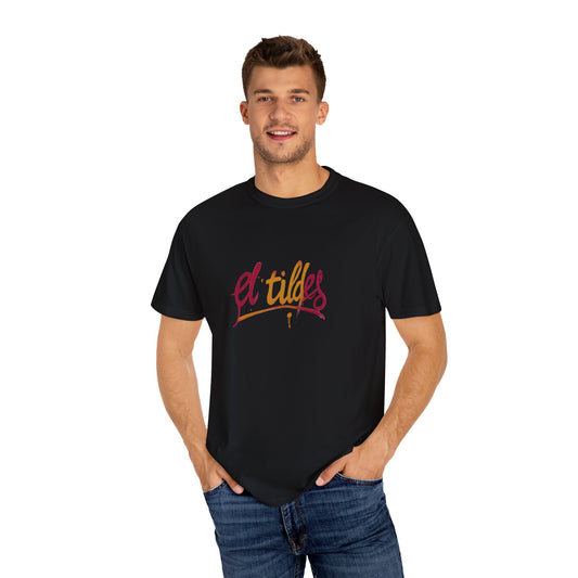 Camiseta colorida teñida con diseño de 'El Tilde', camiseta casual unisex